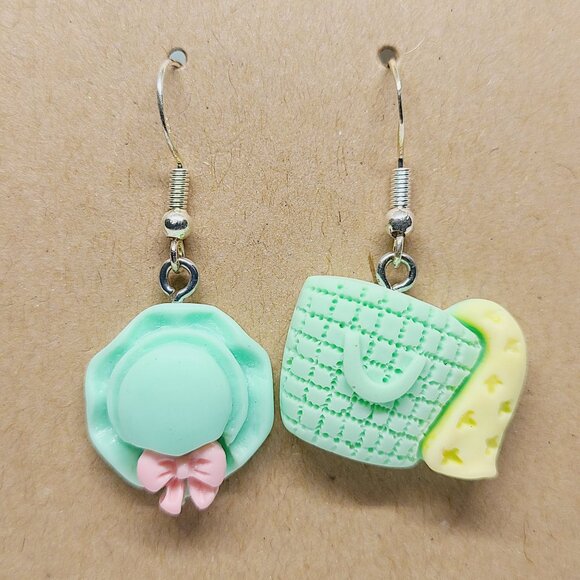 Handmade Ladies/Girls Green Pastel Go-together Dangle Earrings NWOT Event Gift - Picture 1 of 5